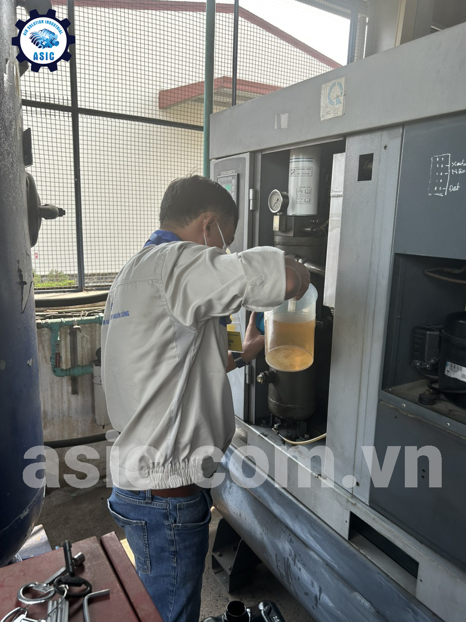 Air solution thay dầu cho m&aacute;y n&eacute;n kh&iacute;